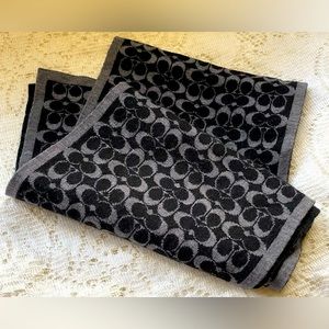 Classic Coach Logo Scarf 100% Merino wool